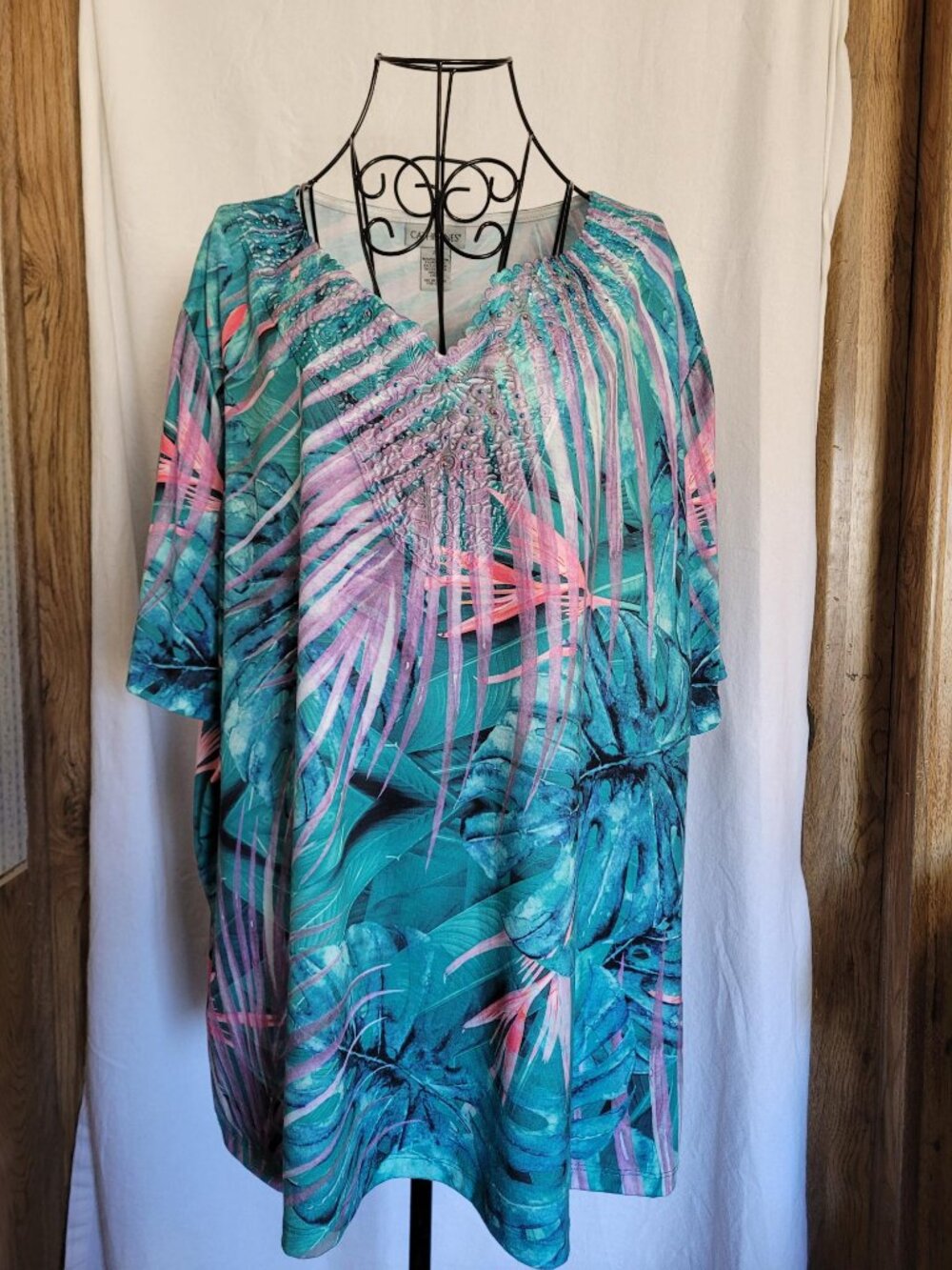 CATHERINES Women’s 2X Tunic Top, Floral design w/Rhinestones - Picture 2 of 6